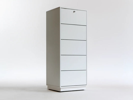 Biała szafka na buty z lakierowanej płyty MDF 60 x 24 x 180 cm, 5 uchylnych komór, zamek