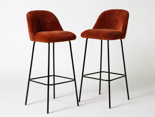 Zestaw 2 hokerów barowych rdzawobrązowych ze stalową podstawą, 47 x 52 x 95 cm