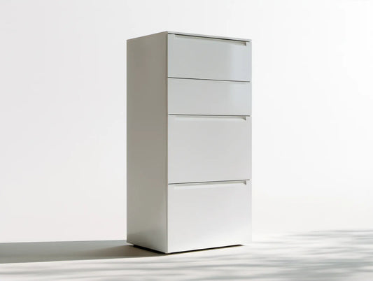 Biała szafka na buty z 4 uchylnymi komorami, 63 x 24 x 140 cm